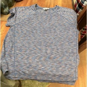 ATHLETA women’s short sleeve shirt size large in multicolor of blues.